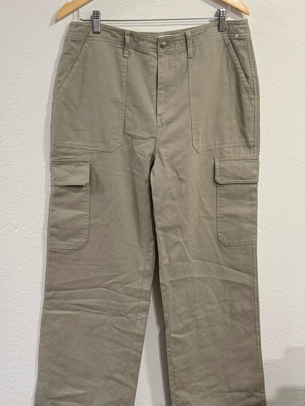 Elodie Women’s Cargo Pants in Khaki NWOT